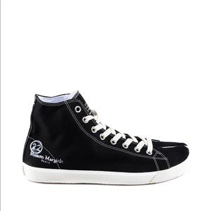 Tabi Canvas Shoes